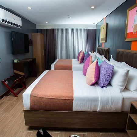 Unwnd Flats Hotel Makati City ภายนอก รูปภาพ