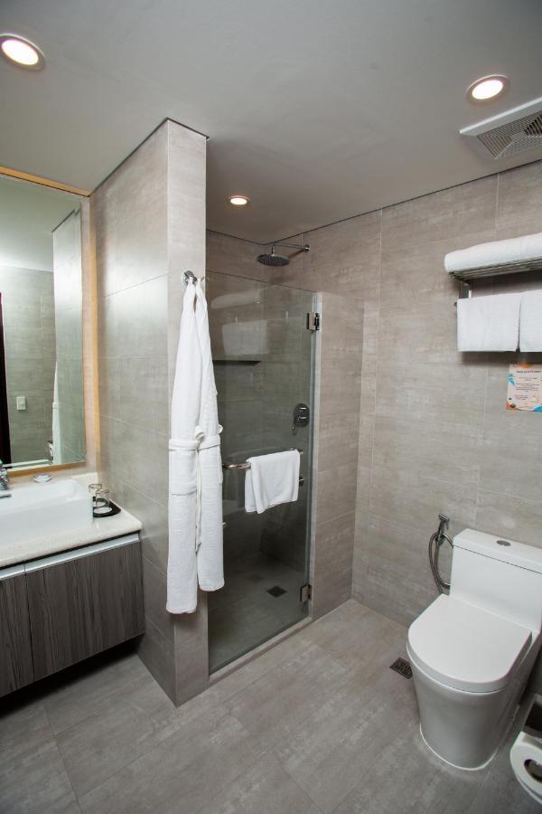 Unwnd Flats Hotel Makati City ภายนอก รูปภาพ